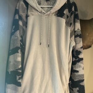 Under Armour Gray and Black Sweatshirt Hoodie